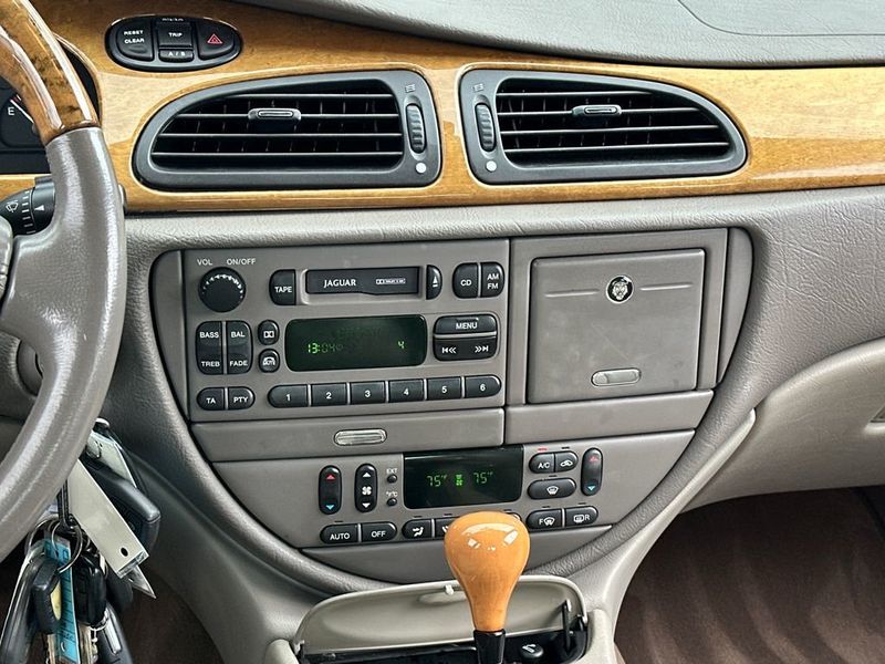 2000 Jaguar S-Type 4dr Sedan V8 - 23001628 - 14