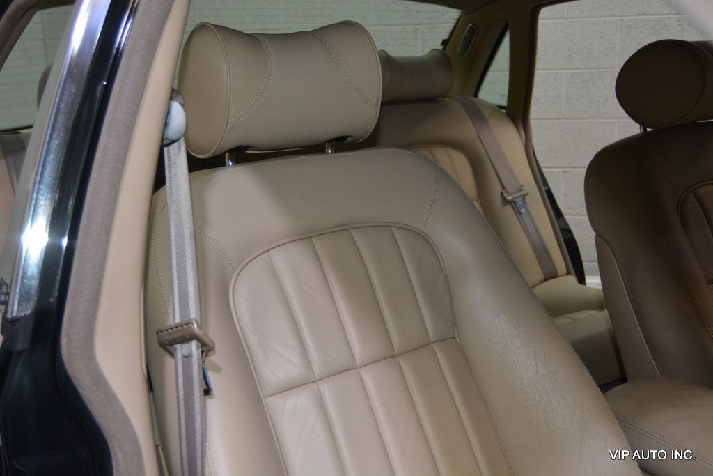 2000 Jaguar XJ 4dr Sedan - 22965182 - 12