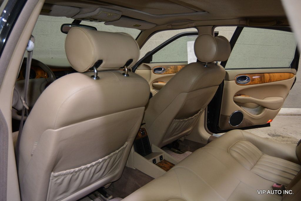 2000 Jaguar XJ 4dr Sedan - 22965182 - 17