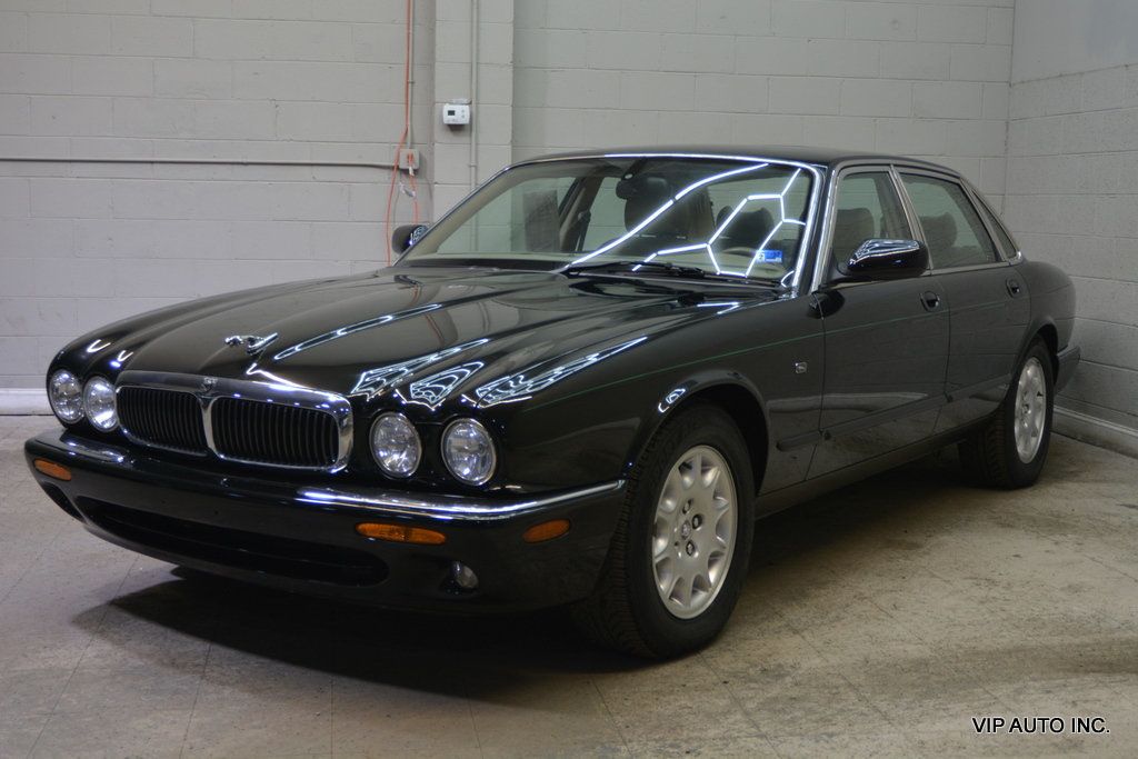 2000 Jaguar XJ 4dr Sedan - 22965182 - 1