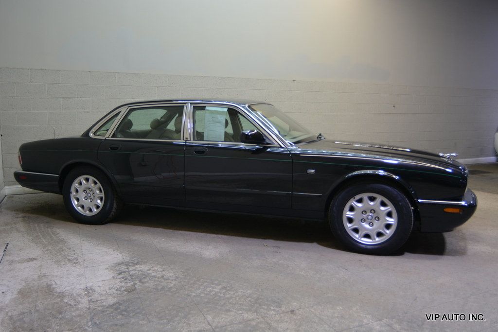 2000 Jaguar XJ 4dr Sedan - 22965182 - 26