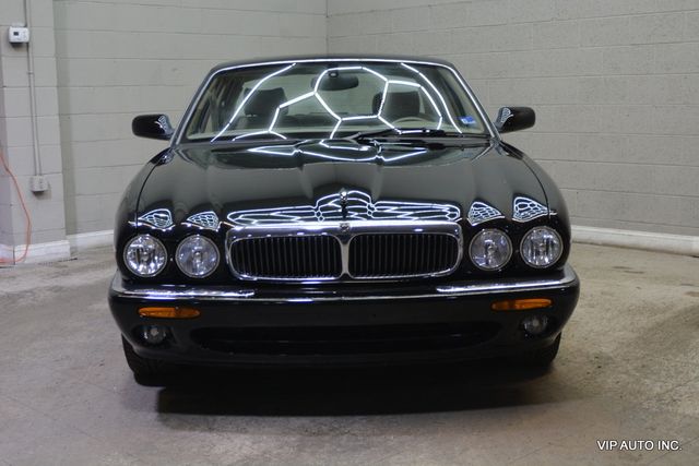 2000 Jaguar XJ 4dr Sedan - 22965182 - 4