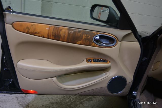 2000 Jaguar XJ 4dr Sedan - 22965182 - 5