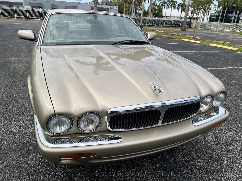 2000 Jaguar XJ XJ8 Sedan - 22856045 - 14