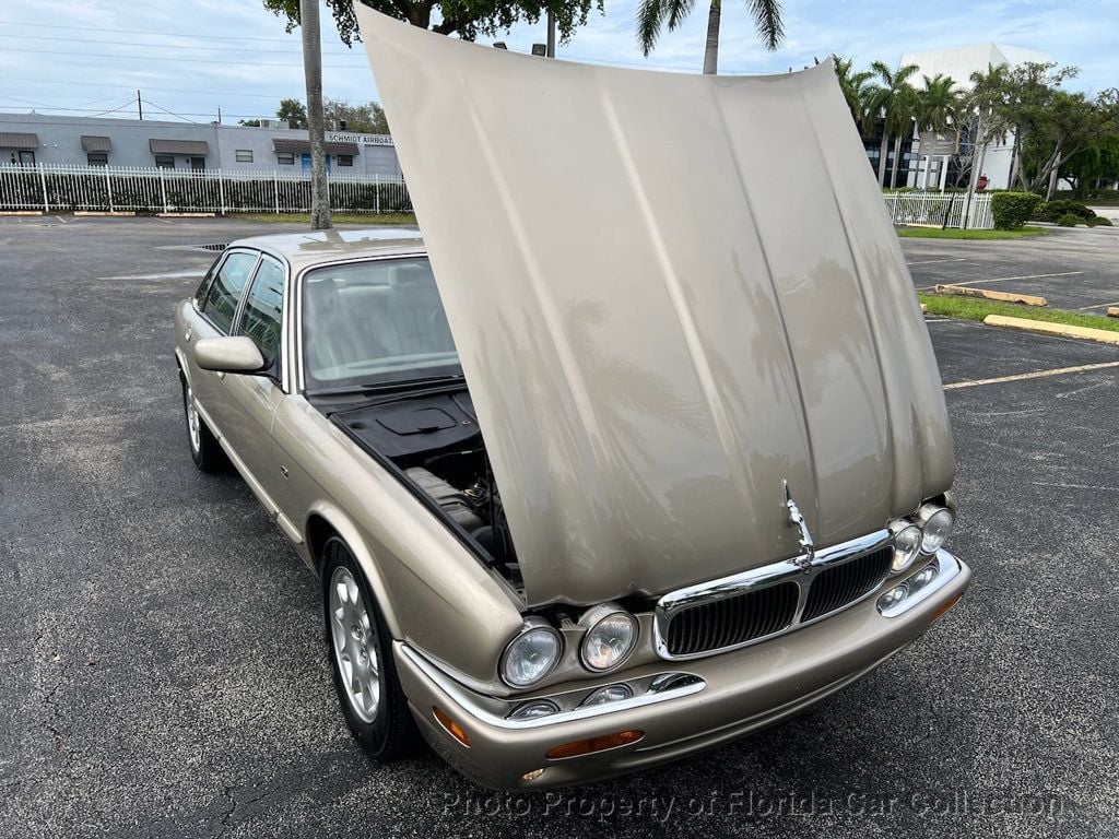 2000 Jaguar XJ XJ8 Sedan - 22856045 - 25