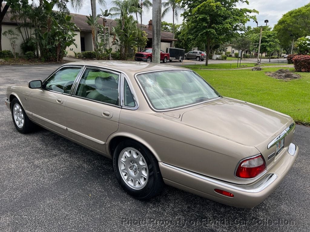 2000 Jaguar XJ XJ8 Sedan - 22856045 - 2