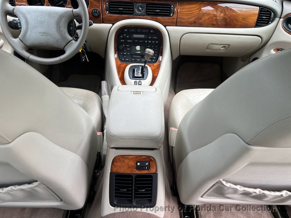 2000 Jaguar XJ XJ8 Sedan - 22856045 - 31