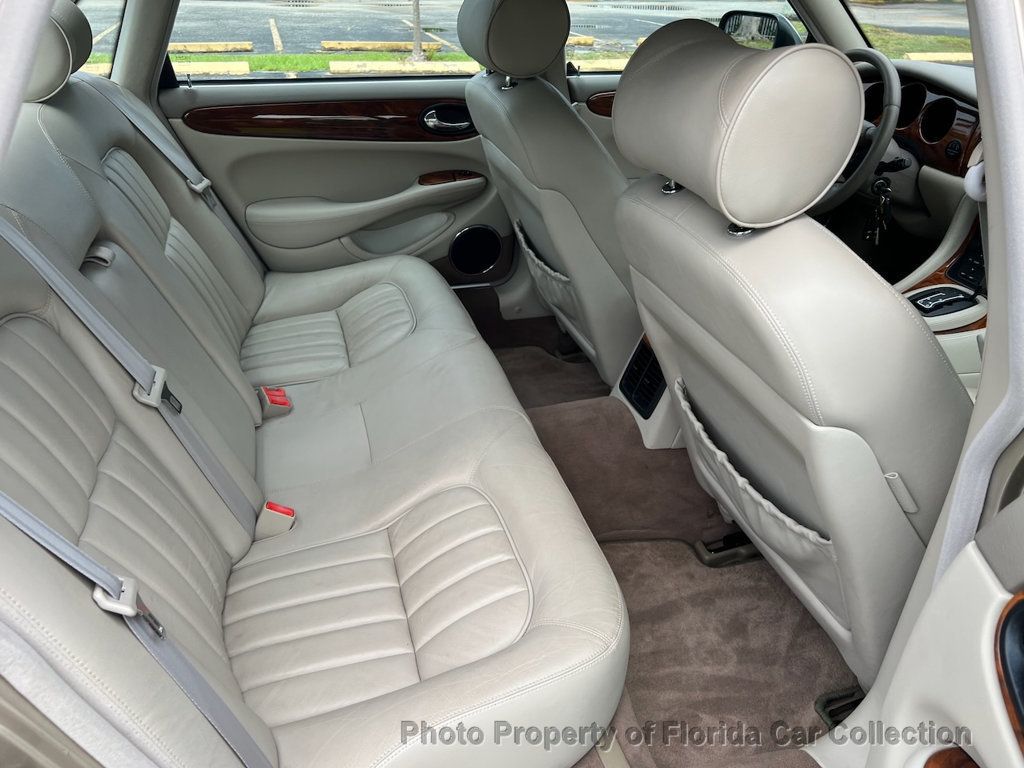 2000 Jaguar XJ XJ8 Sedan - 22856045 - 35