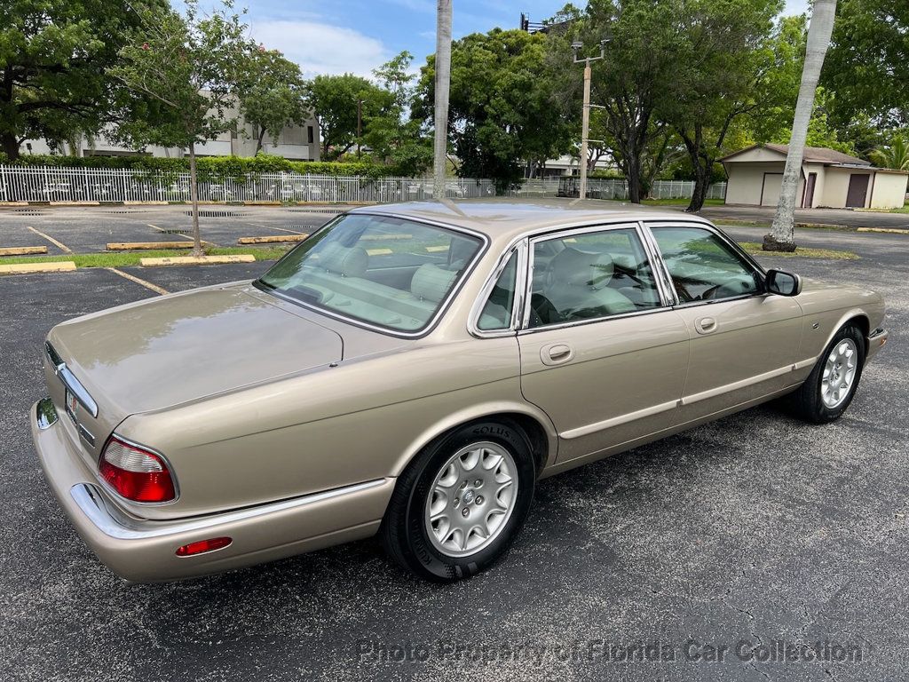 2000 Jaguar XJ XJ8 Sedan - 22856045 - 3