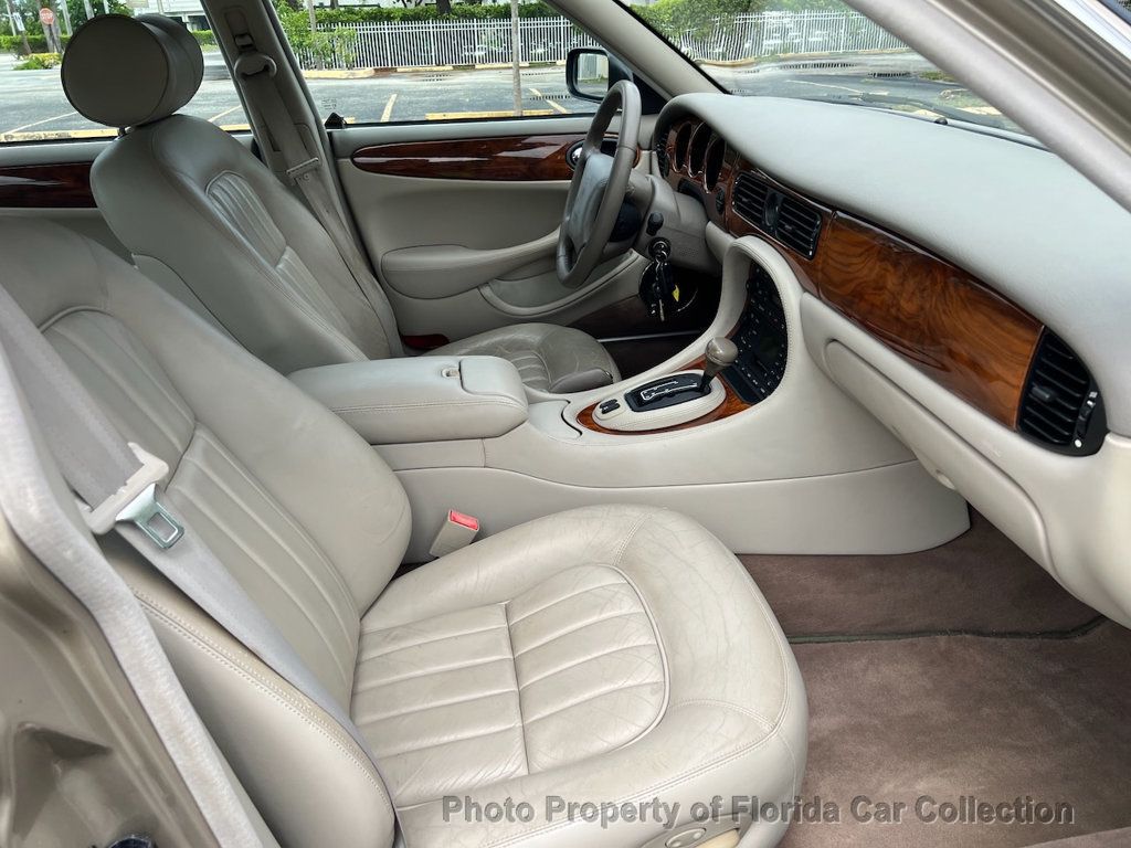 2000 Jaguar XJ XJ8 Sedan - 22856045 - 40
