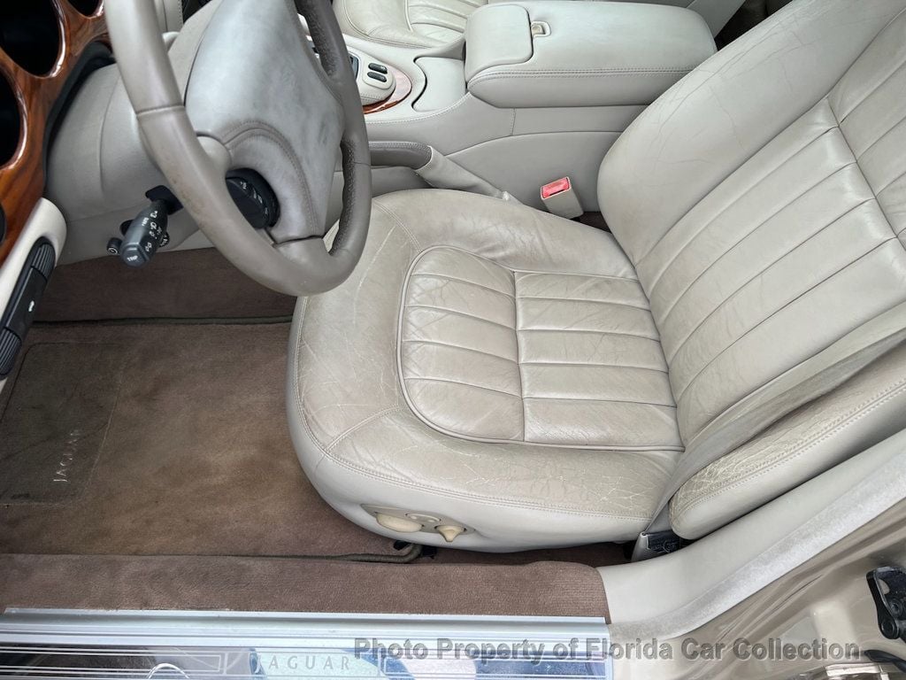 2000 Jaguar XJ XJ8 Sedan - 22856045 - 42