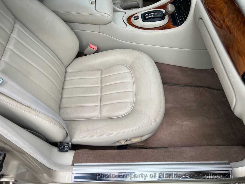 2000 Jaguar XJ XJ8 Sedan - 22856045 - 43