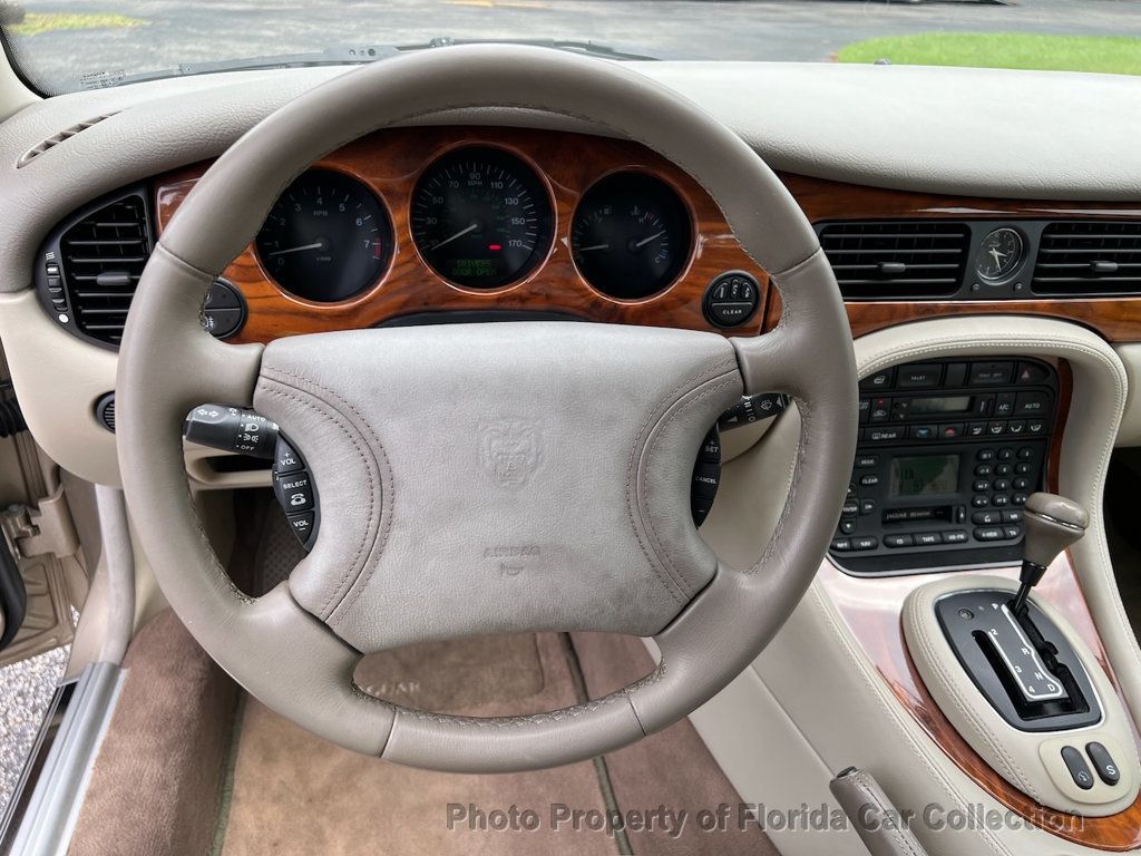 2000 Jaguar XJ XJ8 Sedan - 22856045 - 44
