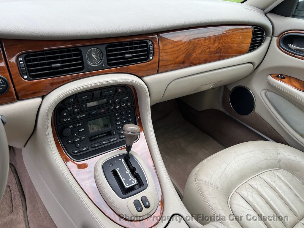 2000 Jaguar XJ XJ8 Sedan - 22856045 - 45