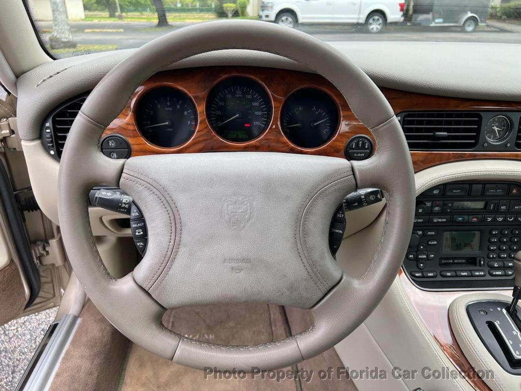 2000 Jaguar XJ XJ8 Sedan - 22856045 - 46