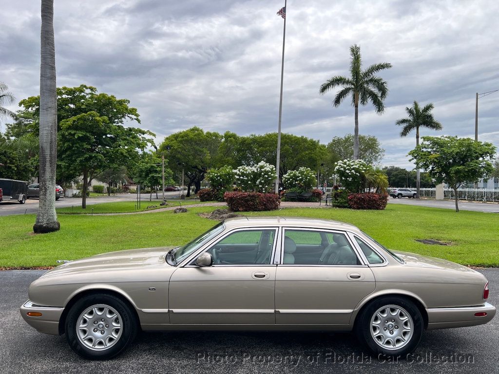 2000 Jaguar XJ XJ8 Sedan - 22856045 - 4