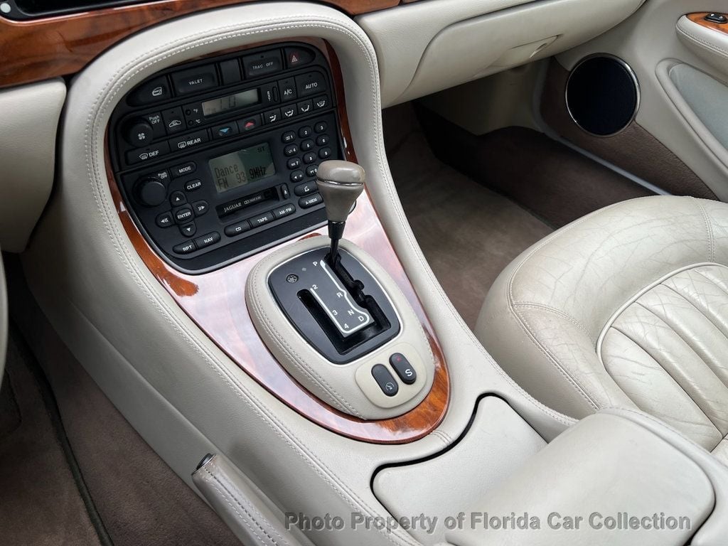 2000 Jaguar XJ XJ8 Sedan - 22856045 - 51
