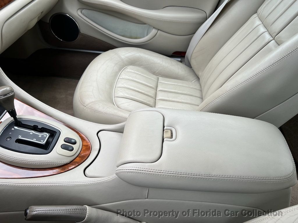 2000 Jaguar XJ XJ8 Sedan - 22856045 - 52