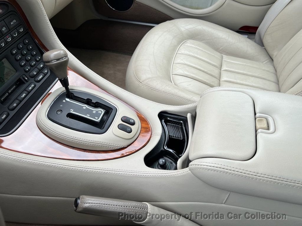 2000 Jaguar XJ XJ8 Sedan - 22856045 - 55