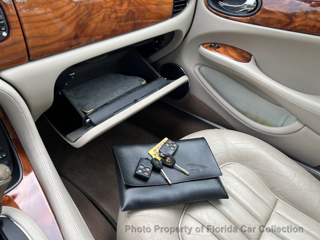 2000 Jaguar XJ XJ8 Sedan - 22856045 - 56