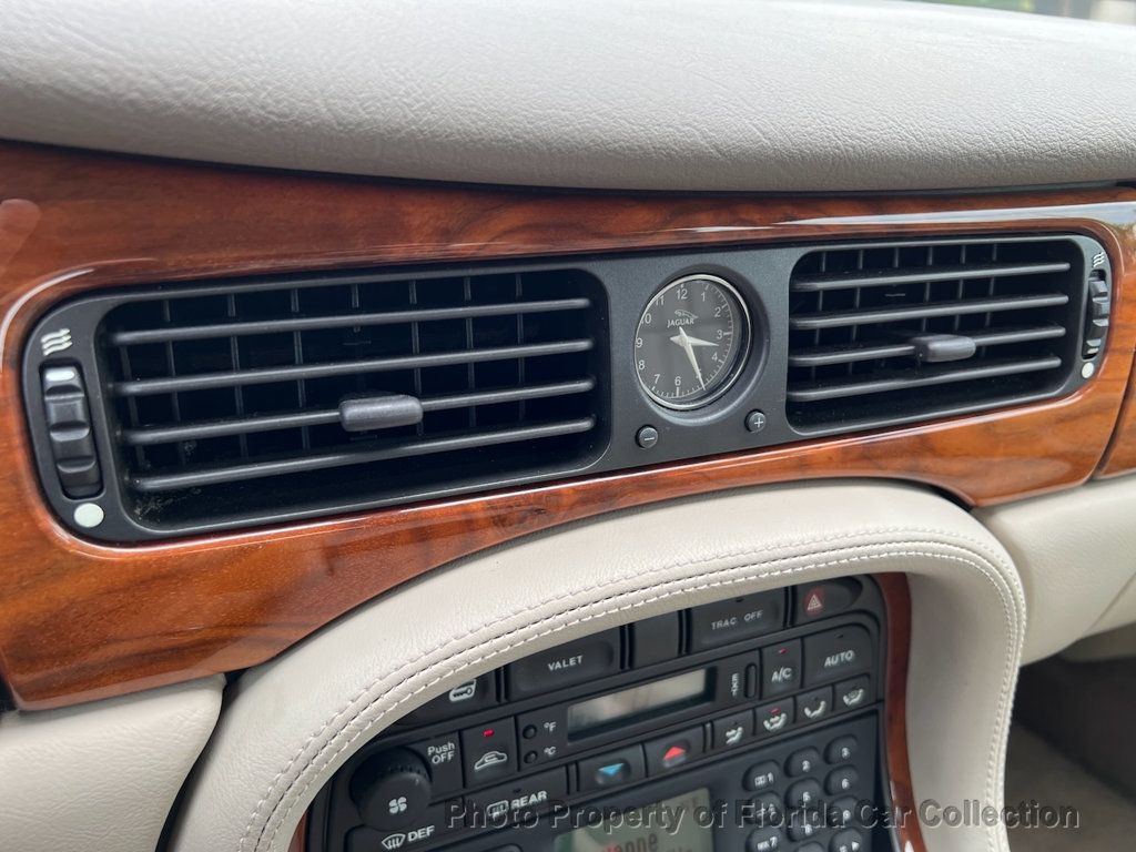 2000 Jaguar XJ XJ8 Sedan - 22856045 - 62