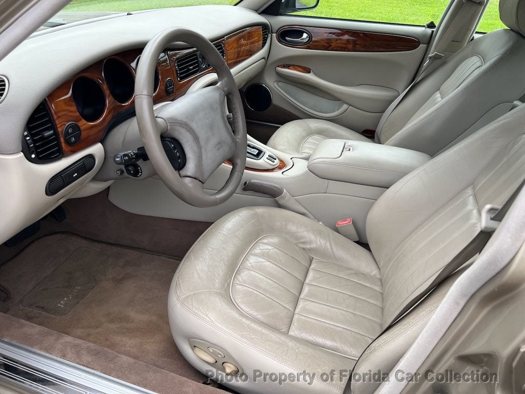2000 Jaguar XJ XJ8 Sedan - 22856045 - 6