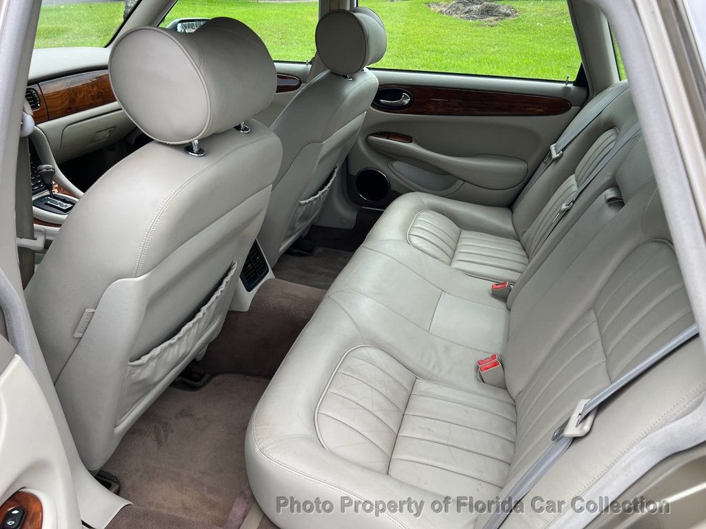 2000 Jaguar XJ XJ8 Sedan - 22856045 - 8