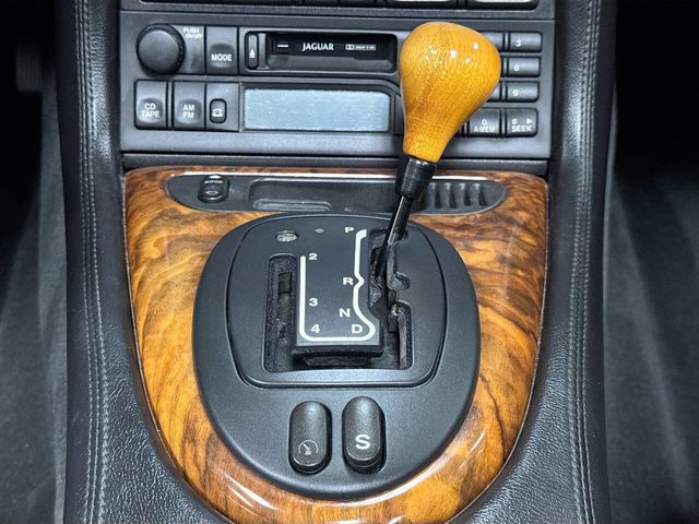 2000 Jaguar XK8 2dr Convertible - 22968944 - 26