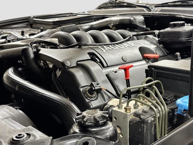 2000 Jaguar XK8 2dr Convertible - 22968944 - 27