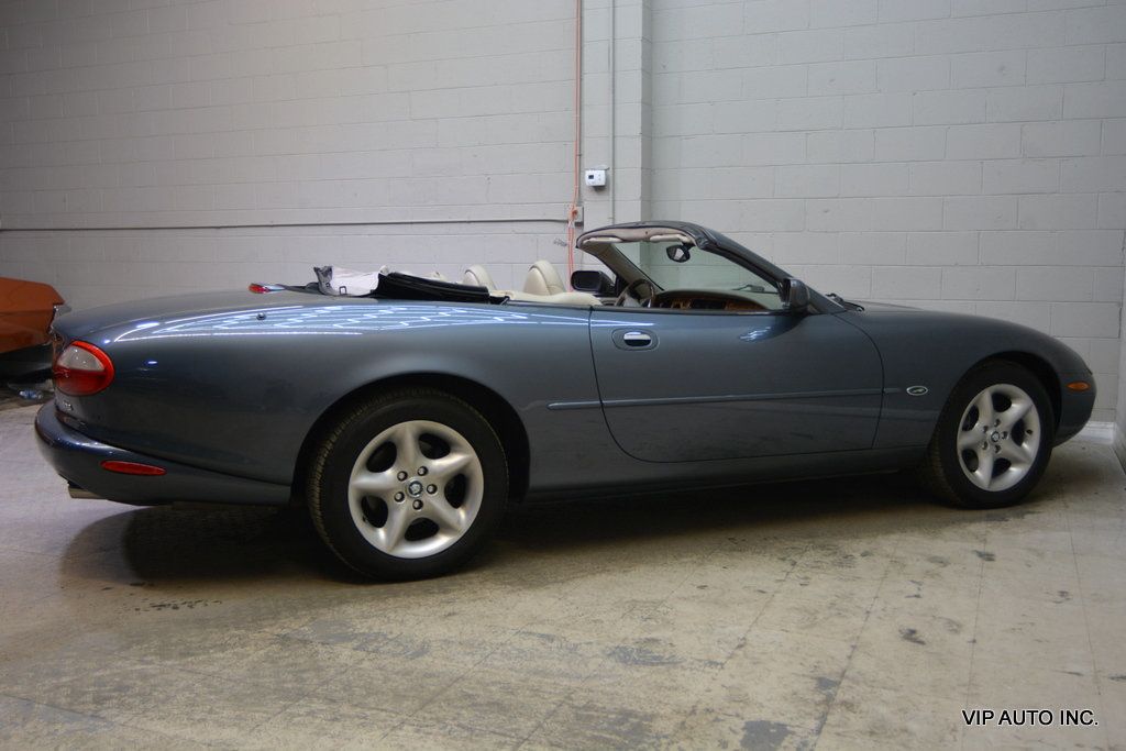 2000 Jaguar XK8 2dr Convertible - 23072140 - 11
