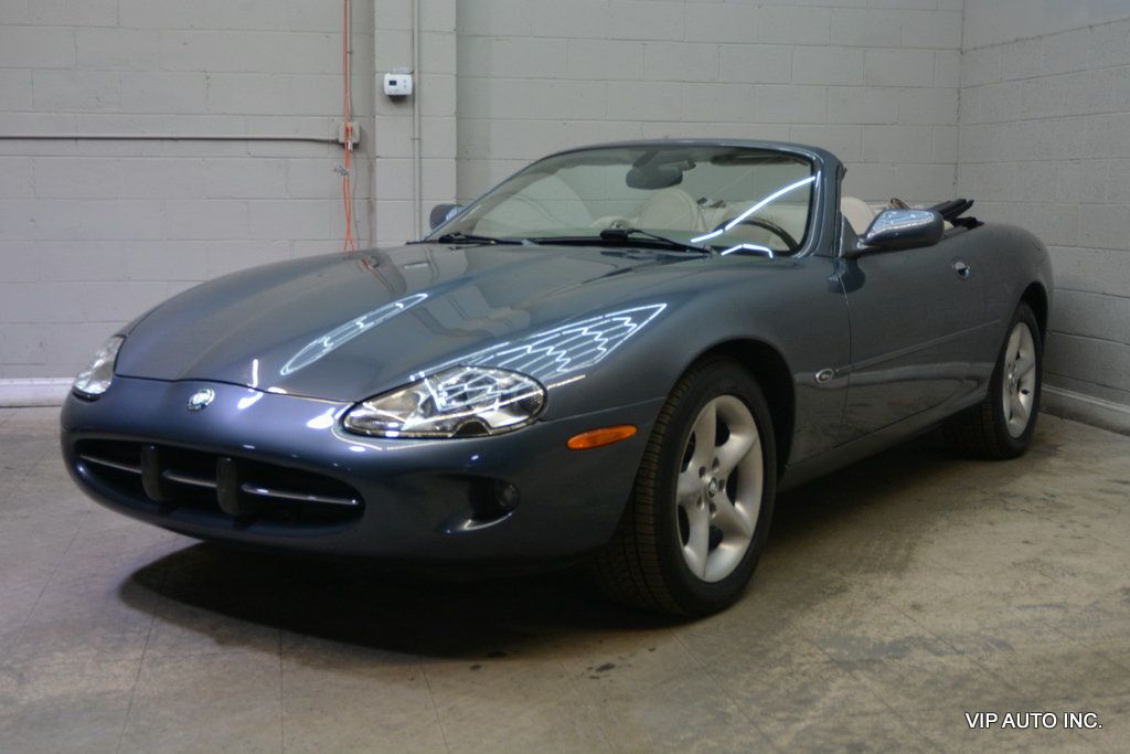2000 Jaguar XK8 2dr Convertible - 23072140 - 1