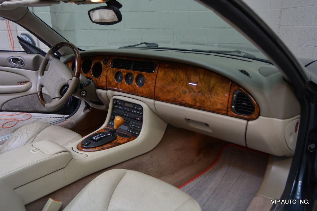 2000 Jaguar XK8 2dr Convertible - 23072140 - 23
