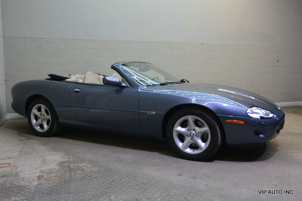 2000 Jaguar XK8 2dr Convertible - 23072140 - 2