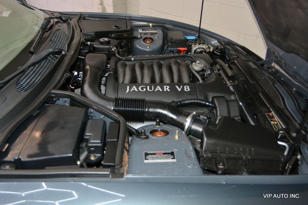 2000 Jaguar XK8 2dr Convertible - 23072140 - 32