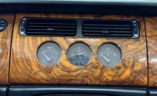 2000 Jaguar XK-Series XK8 2dr Convertible - 22968944 - 24