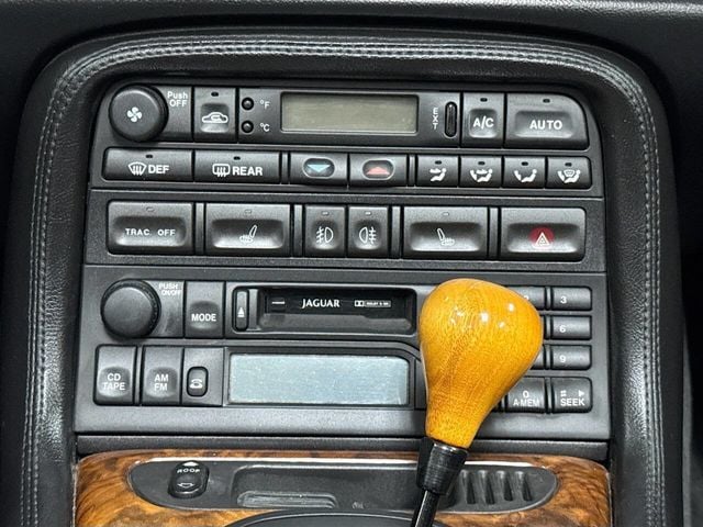 2000 Jaguar XK-Series XK8 2dr Convertible - 22968944 - 25