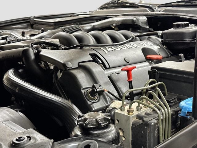 2000 Jaguar XK-Series XK8 2dr Convertible - 22968944 - 27