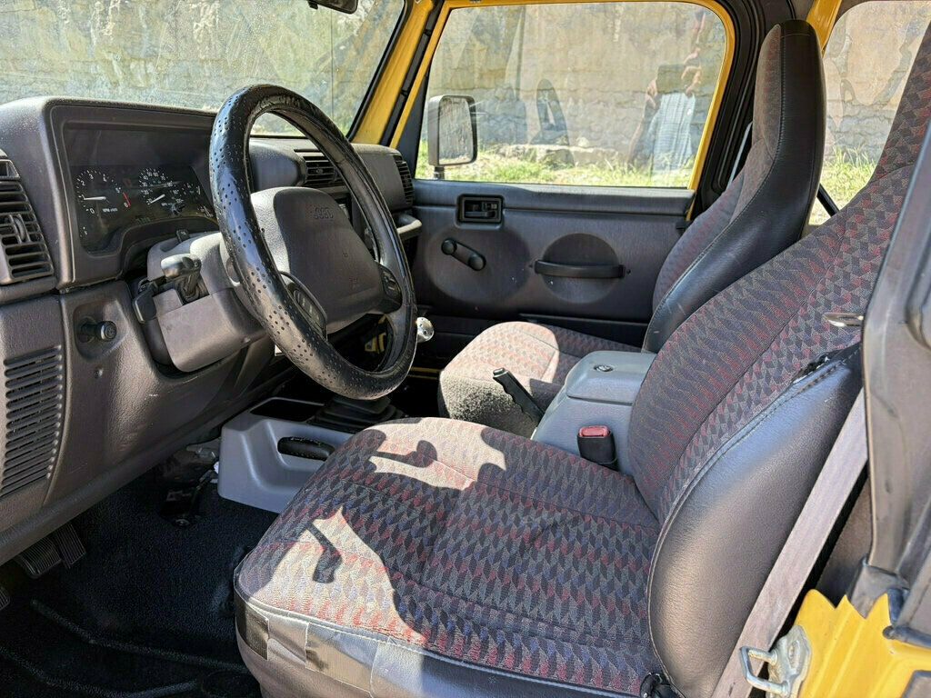 2000 Jeep Wrangler 2dr Sport - 23068343 - 18