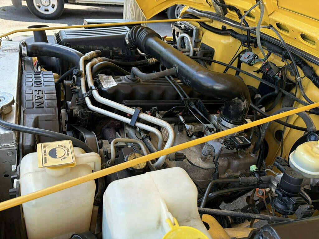 2000 Jeep Wrangler 2dr Sport - 23068343 - 37