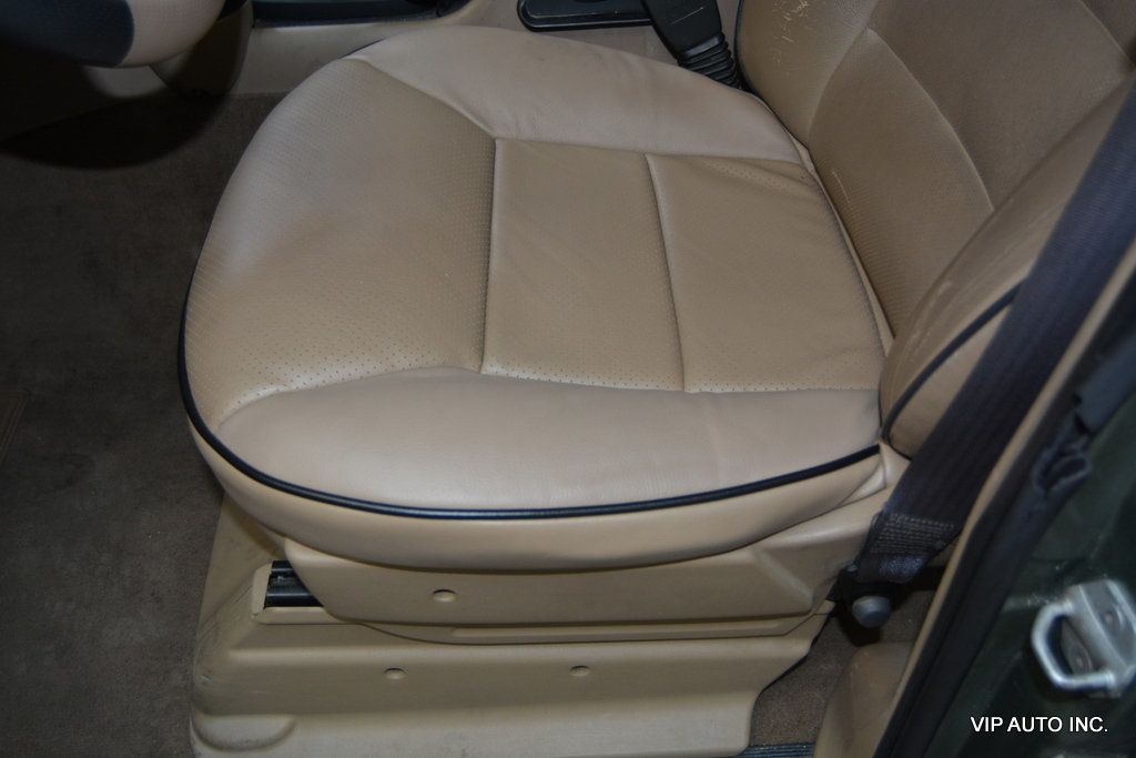 2000 Land Rover Discovery Series II 4dr Wagon w/Leather - 22410169 - 16