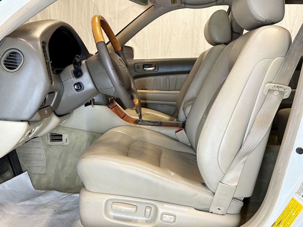 2000 Lexus LS 400 4dr Sedan - 23090447 - 16