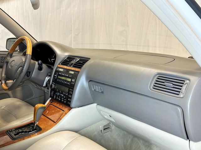 2000 Lexus LS 400 4dr Sedan - 23090447 - 21