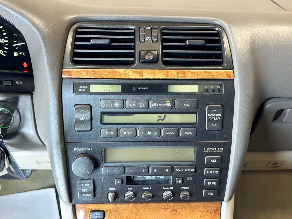 2000 Lexus LS 400 4dr Sedan - 23090447 - 26