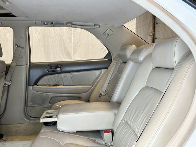 2000 Lexus LS 400 4dr Sedan - 23090447 - 34