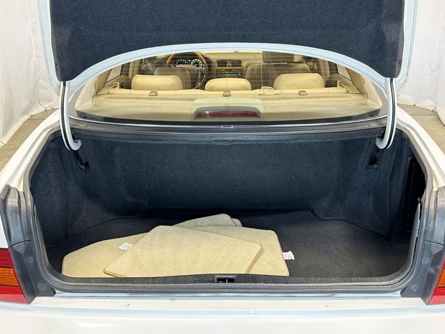 2000 Lexus LS 400 4dr Sedan - 23090447 - 36