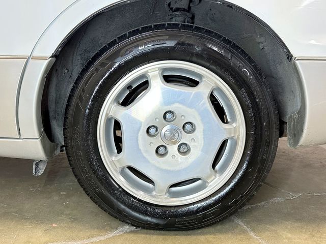 2000 Lexus LS 400 4dr Sedan - 23090447 - 38