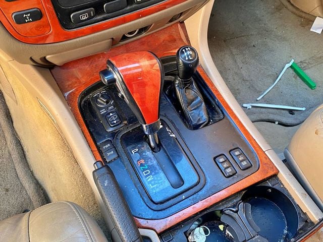 2000 Lexus LX 470 4dr SUV - 23017579 - 11