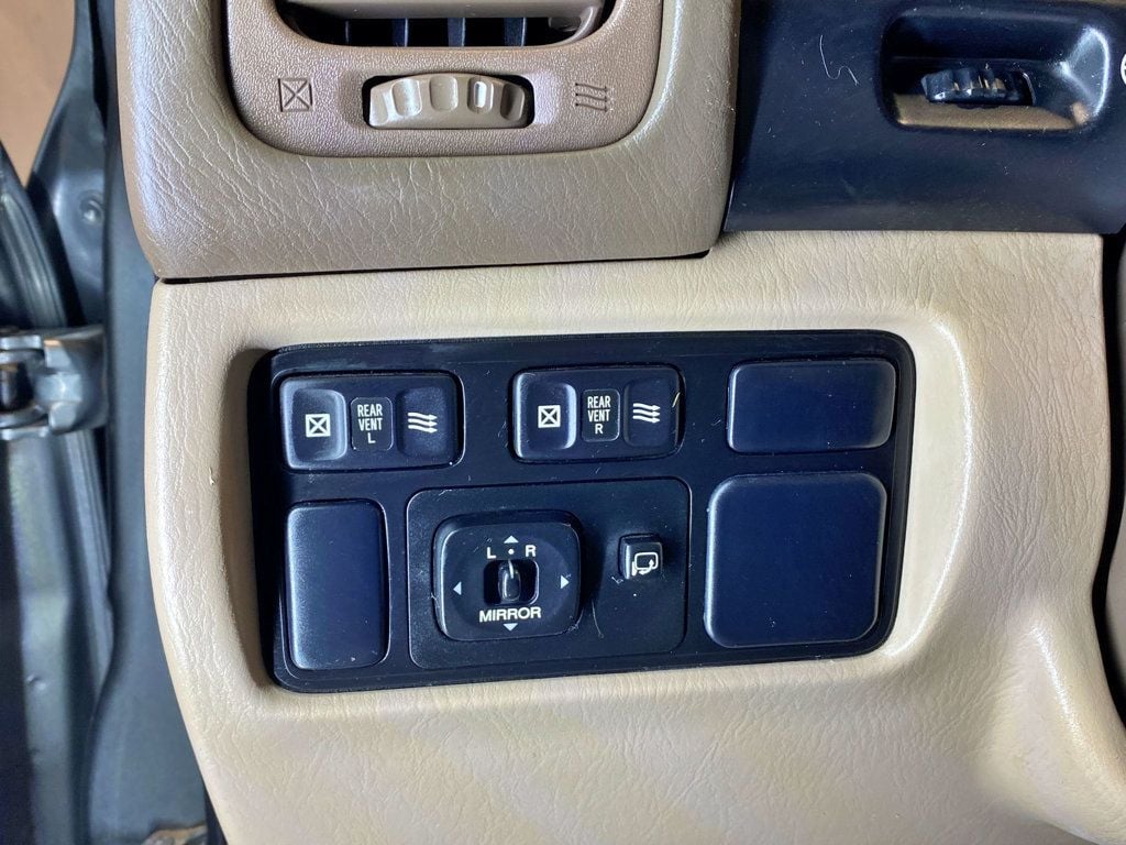 2000 Lexus LX 470 4dr SUV - 23017579 - 22