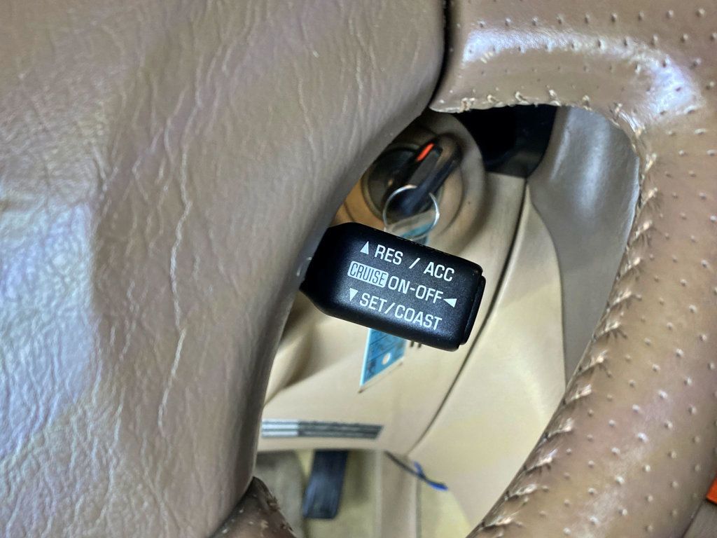 2000 Lexus LX 470 4dr SUV - 23017579 - 24