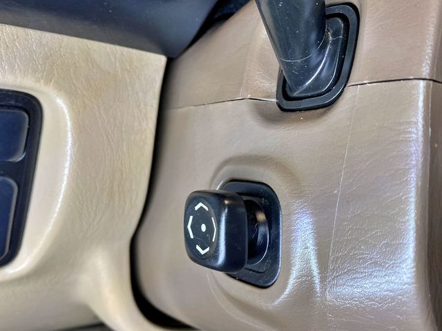 2000 Lexus LX 470 4dr SUV - 23017579 - 26